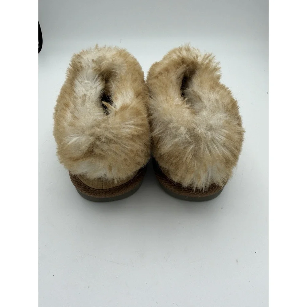 Target Kids Size 12 Brown Faux Fur Lined Moccasin Slippers Slip On. 1802